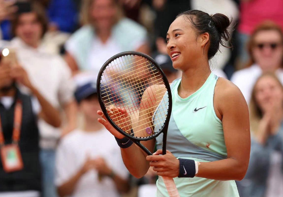 WTA瓦伦西亚赛郑钦文连赢9局，杀进女单八强