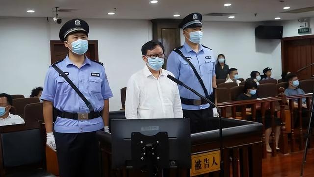 湖南江永县原县委书记周立夫被控受贿超五千万受审，曾大搞面子工